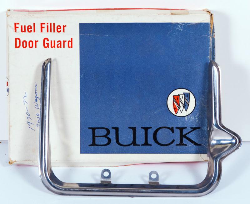 1970 - 1972 buick series 3000 wagons - nos fuel filler door guard