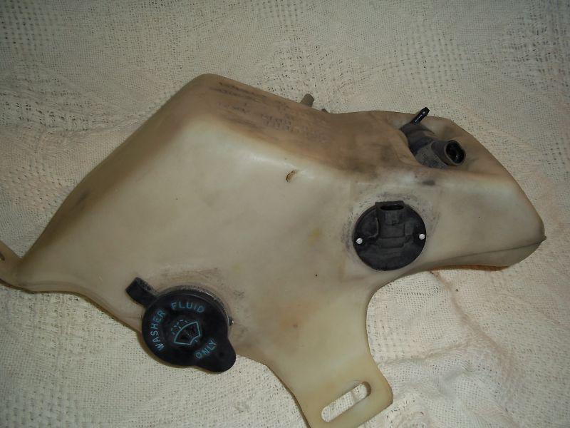 1999 pontiac bonneville  windshiled washer fluid container oem 24011661 