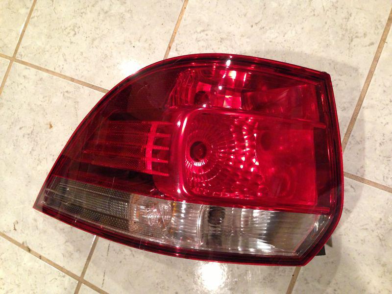 Vw jetta wagon 2010 13 taillight left driver genuine used tail lamp brake light