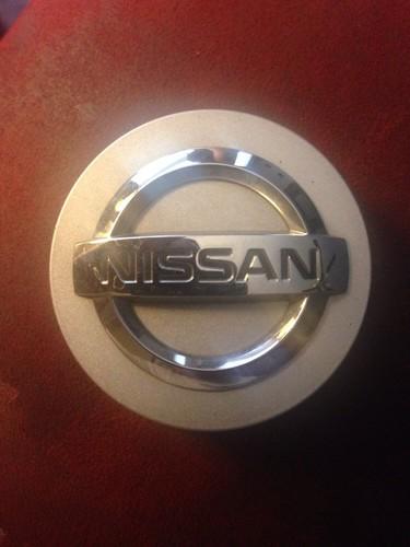 Nissan 350z wheel center caps