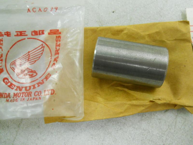 Honda nos cb350, cb450, cb750, cl450, rear swingarm bush, # 52108-292-300   d20