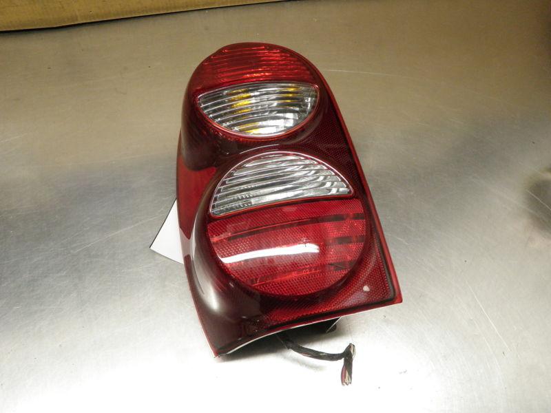 05 06 07 jeep liberty drivers side tail light assembly oem 0805822