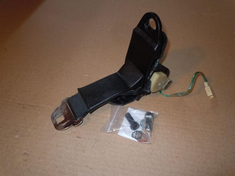 Datsun 240z passengers seat belt assembly