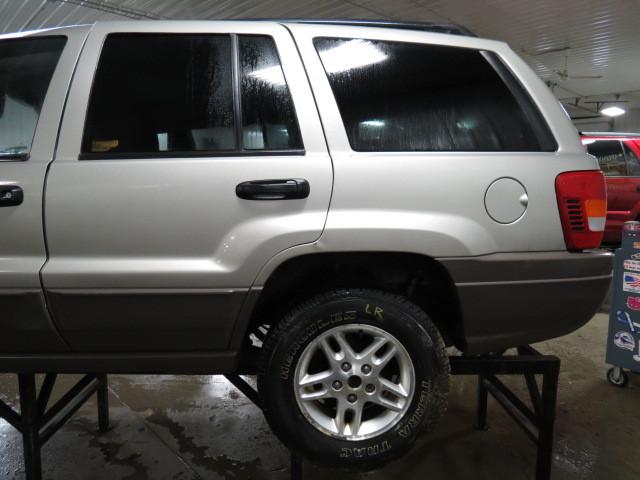 2004 jeep grand cherokee rear or back door left 2442132