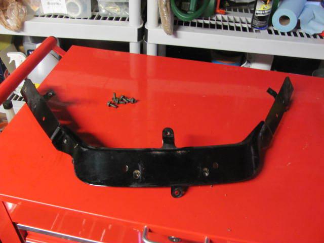 Suzuki cavalcade (gv1400) windscreen brace