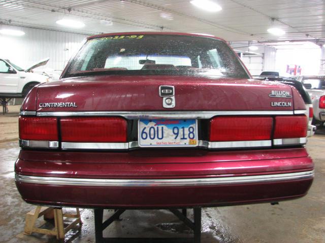 1993 lincoln continental center trunk tail light