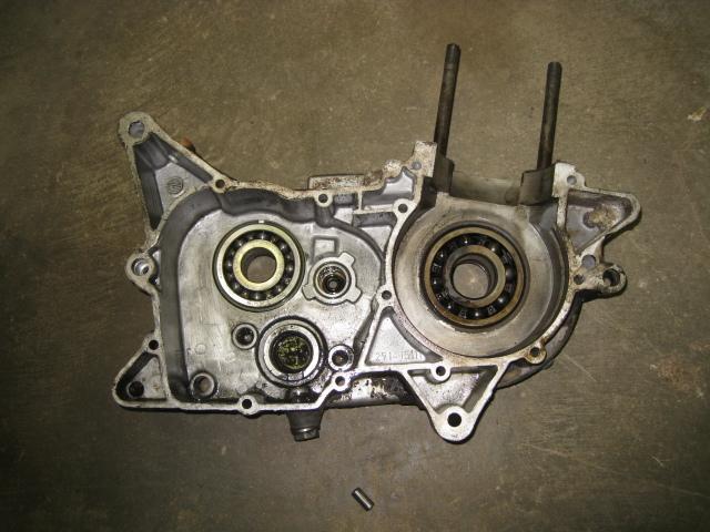 1973 yamaha dt250 - left inner crankcase