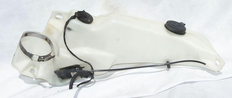 98 99 00 01 02 03 04 cadillac seville windsheild washer bottle reservoir tank