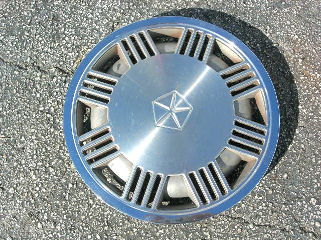 Chrysler,dodge, 14' hubcap,wheel cover,1 factory original,clean,nice.