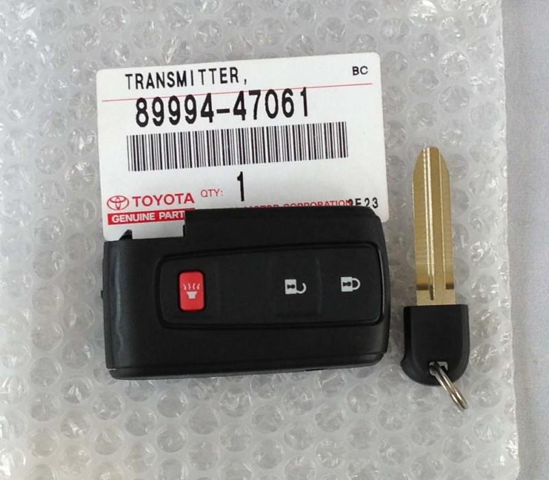 Oem geniune toyota prius remote key transmitter  2004 2005 2006 2007 20008 2009 