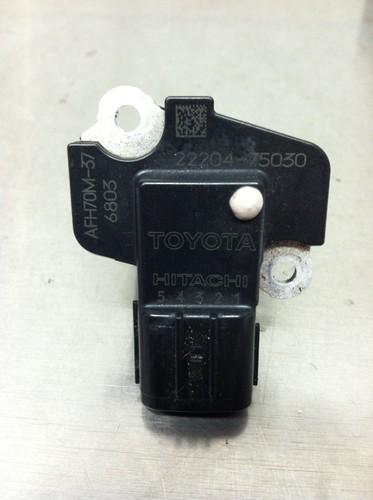 Toyota/lexus mass airflow sensor used good hitachi oem part#: 22204-75030