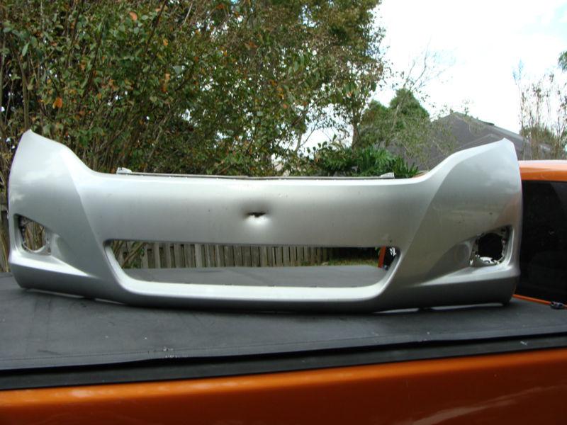 09 10 11 2009 2010 2011 toyota venza  front bumper cover oem!! silver 1f7