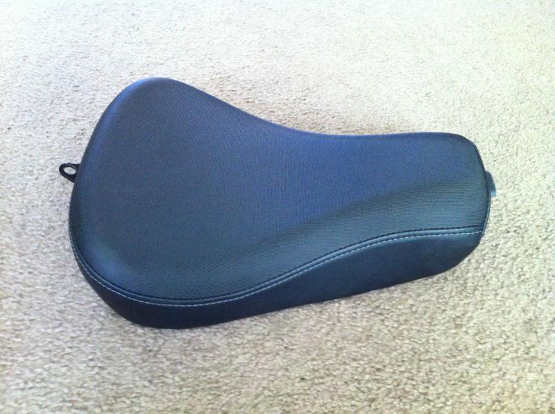 Like new genuine factory harley davidson sportster 48 forty eight solo seat