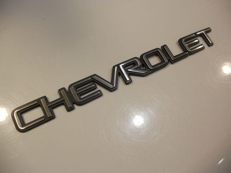 Chevrolet "chevrolet" emblem