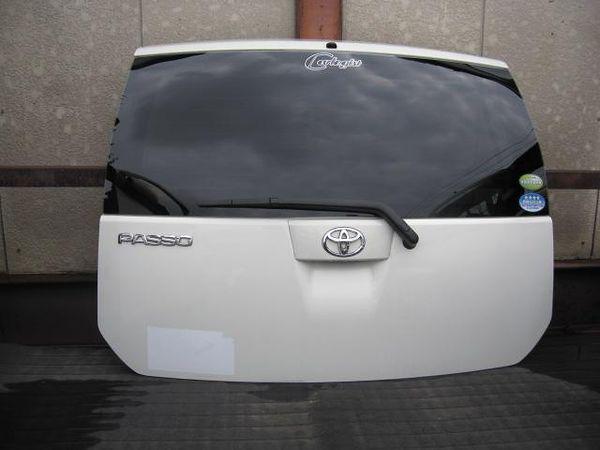 Toyota passo 2004 back door assembly [0515800]