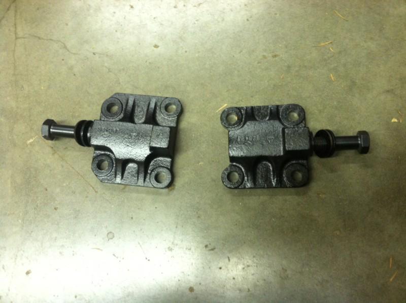 Gm dana 44 spring plates