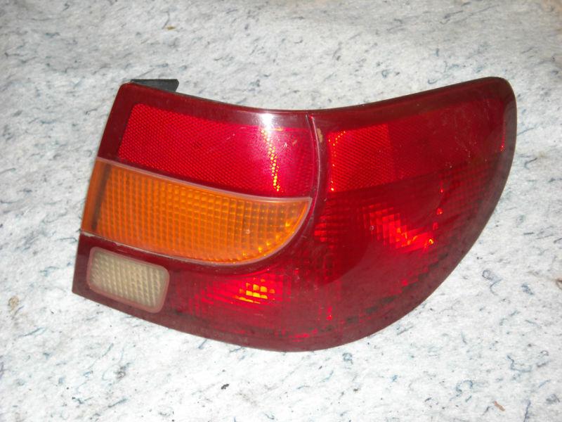 00 01 02 saturn s series tail light lamp r/h