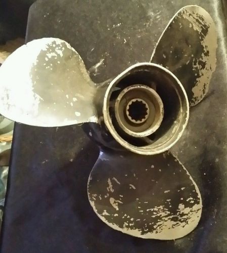 Vintage aluminum boat propeller 9&#034; 3 blades.. ( needs grinding )..c-pics..free s