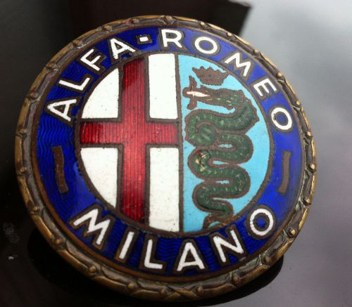 Alfa romeo giulietta cloisonne badge