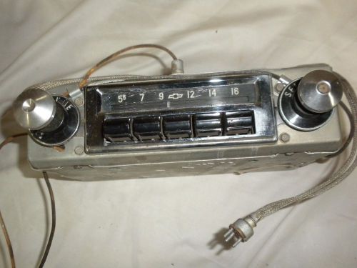 1955  chevorlet oem push button radio and power pack