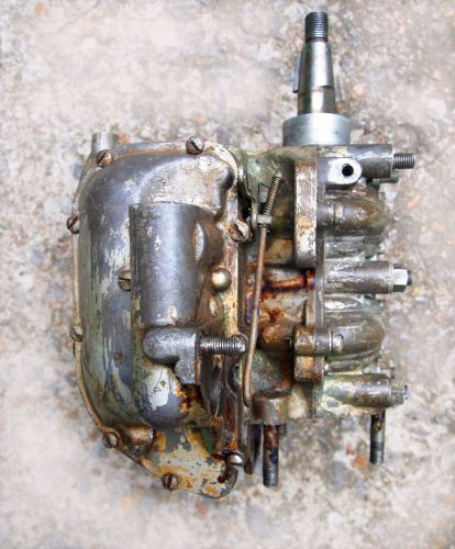 Power head for a 1940 johnson lt-10 5 hp outboard motor