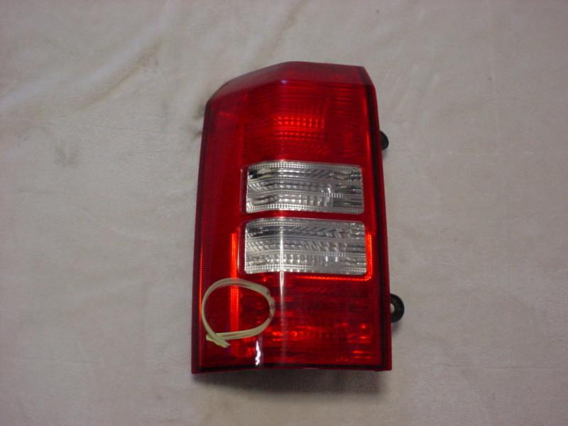 2007 jeep patriot left lt side taillght brakelight oem 