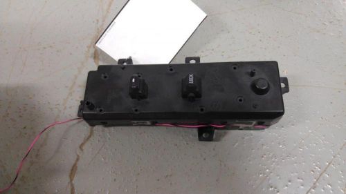 2004 grand cherokee rh / passenger side door module / window lock switch