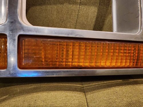 1988-1991 ford ltd crown victoria passenger right headlight bezel turn signal