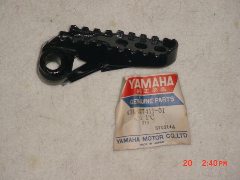 Nos oem left footrest for a yamaha  yz250 360 400, mx250 400, it400