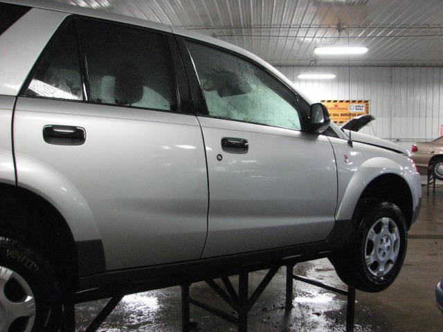 2004 saturn vue 83081 miles front door right