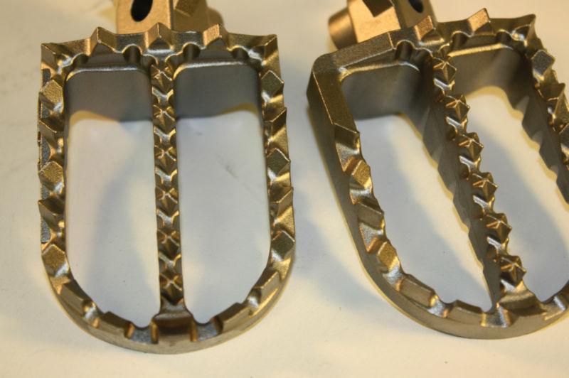 New footpegs pegs sr pro series cr125r cr250r crf250r crf450r cr crf 