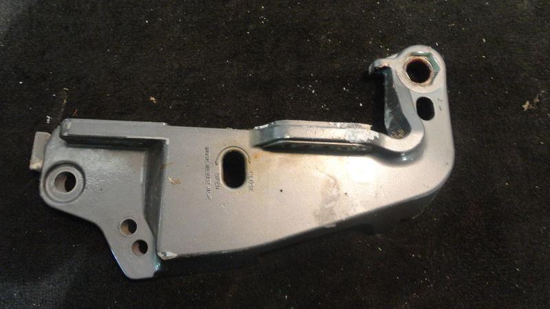 Port side clamp bracket assy #41121-95e20- for 1996 suzuki 55 hp outboard motor