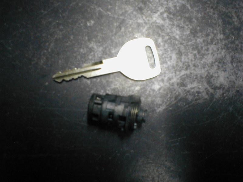 1990-2002 honda accord key and door lock cylinder fits passenger side