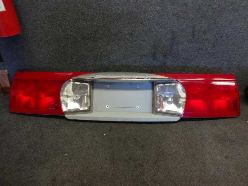 02 buick rendezvous cx lid mounted taillight good used oem 33252