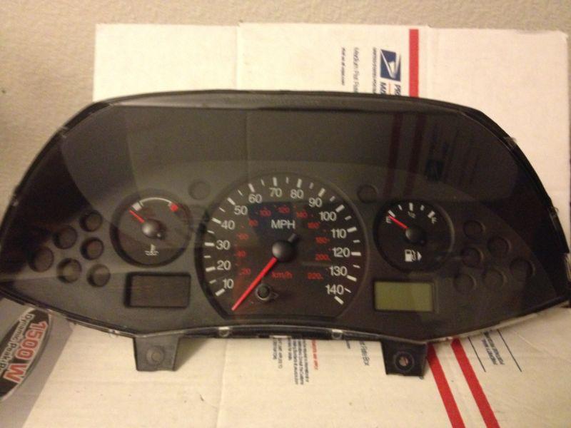 2006-07 ford focus speedometer instrument cluster with 81k 