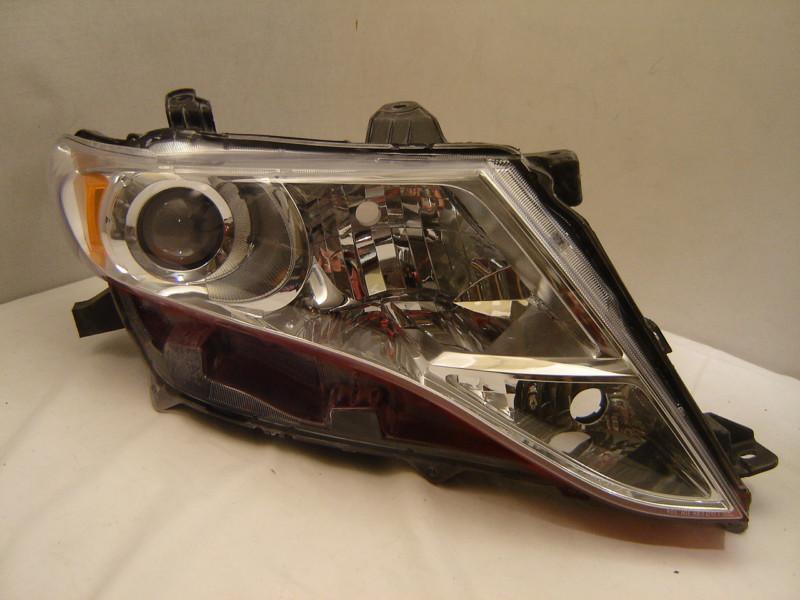 Toyota venza right halogen headlight 09 10 11 12 oem