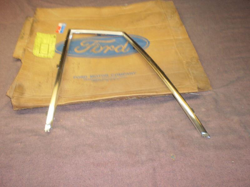 Ford 79,82 mustang quarter panel window upper molding lh orig. ford nos