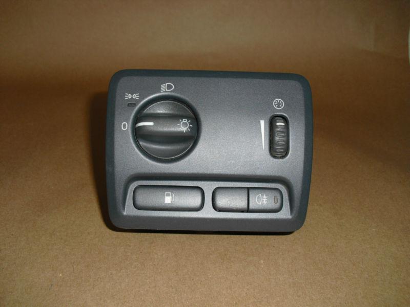 02-03 volvo s60, v70, xc70  headlight/dimmer combo switch