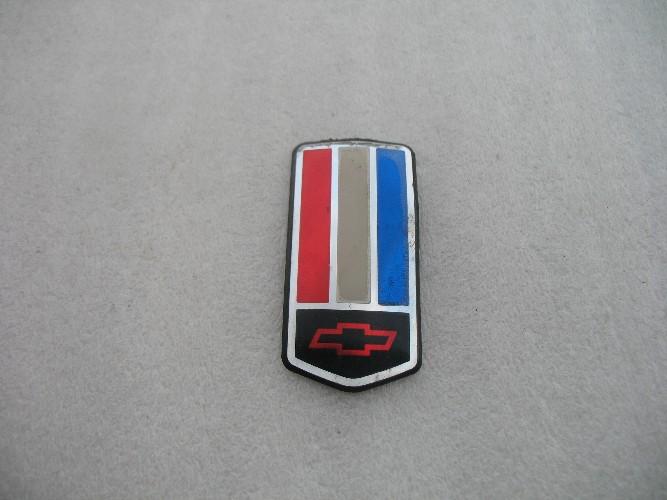 2001 chevrolet camaro front emblem logo badge symbol 93 94 95 96 97 98 99 00 02