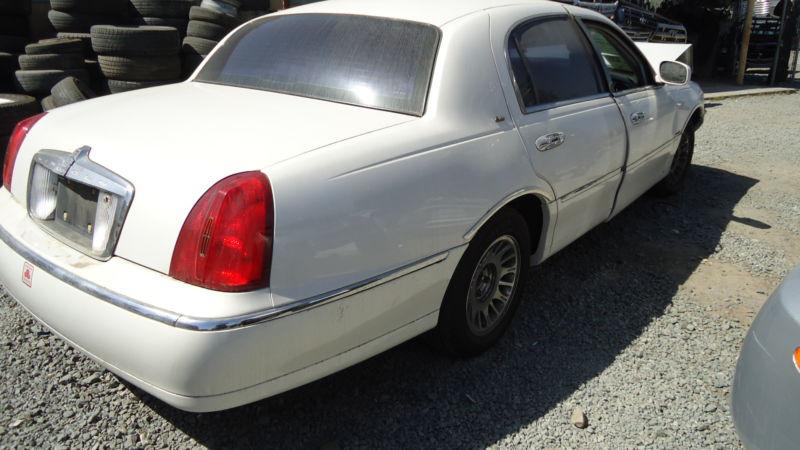 1998 lincoln town car  for parts only,engine,transmission,door,ecu.