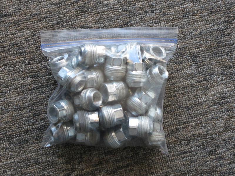 Factory chevrolet lugnuts 14x1.5 thread fits many gm vehicles.