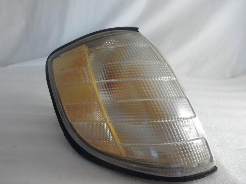 1996-99 mercedes benz s500 signal light assy. right/pass. fits:96-99 s class 