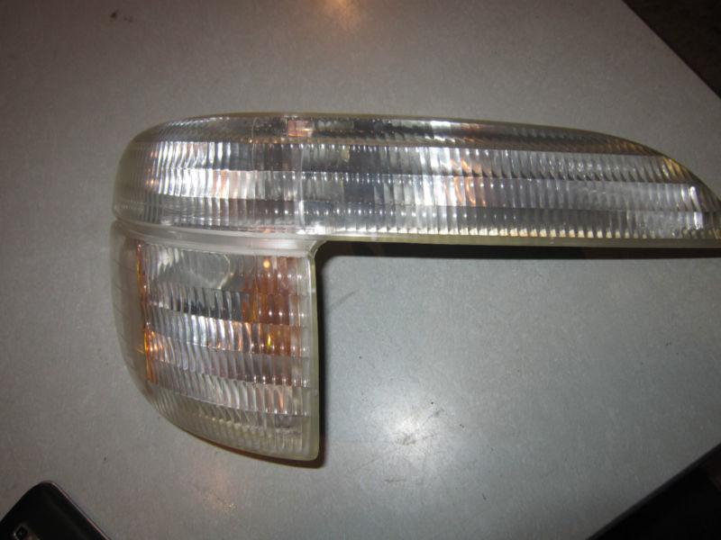 1995-2001 ford explorer corner turn signal park side marker lamp light lh driver