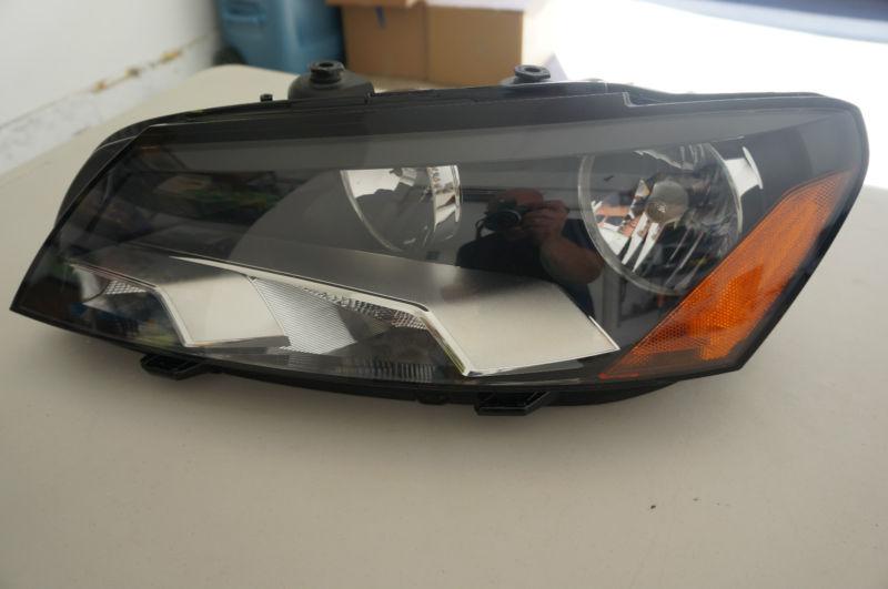 2012-2014 volkswagen passat lt. headlight oem nice