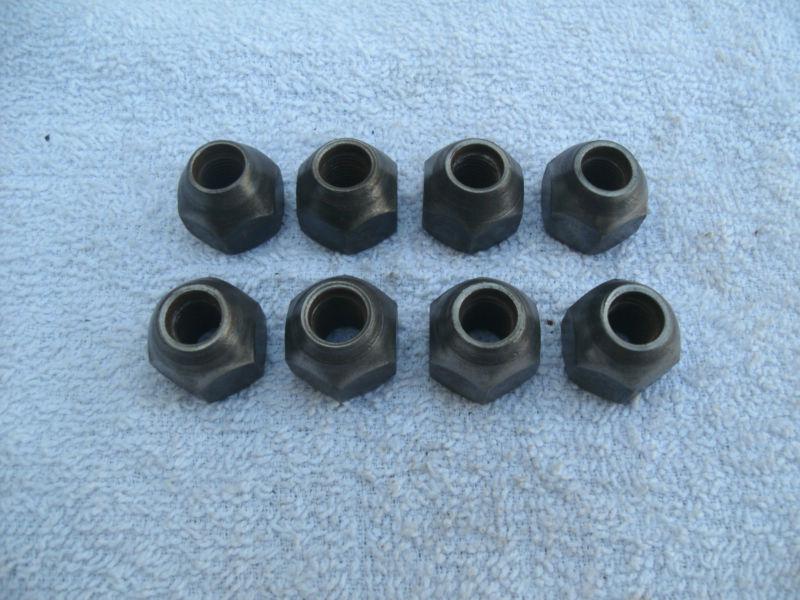 Triumpg tr3 to tr4 front lug nuts