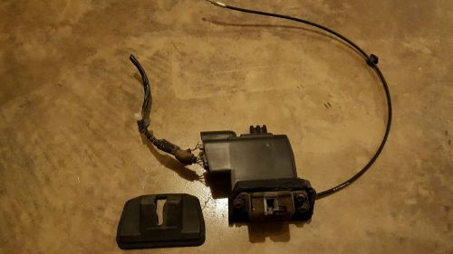 Oem toyota liftgate lock assy 01-07 sequoia 69301-0c010