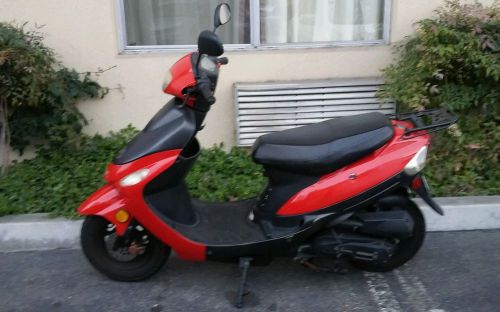 2014 taot  scooter with helmet