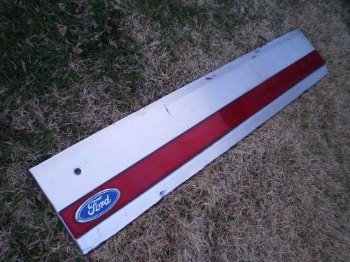 92 93 94 95 96 87 91 88 89 90 1996 ford bronco xlt tailgate panel trim molding