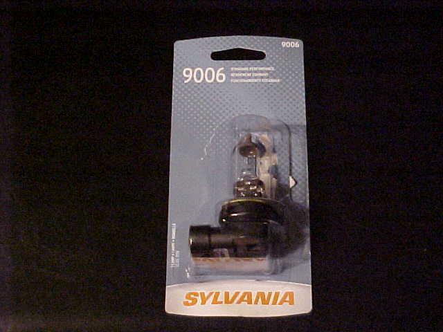 Sylvania 9006 headlight bulb