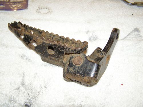 1985 1986 honda atc250r brake side foot peg bracket and peg assembly atc 250r